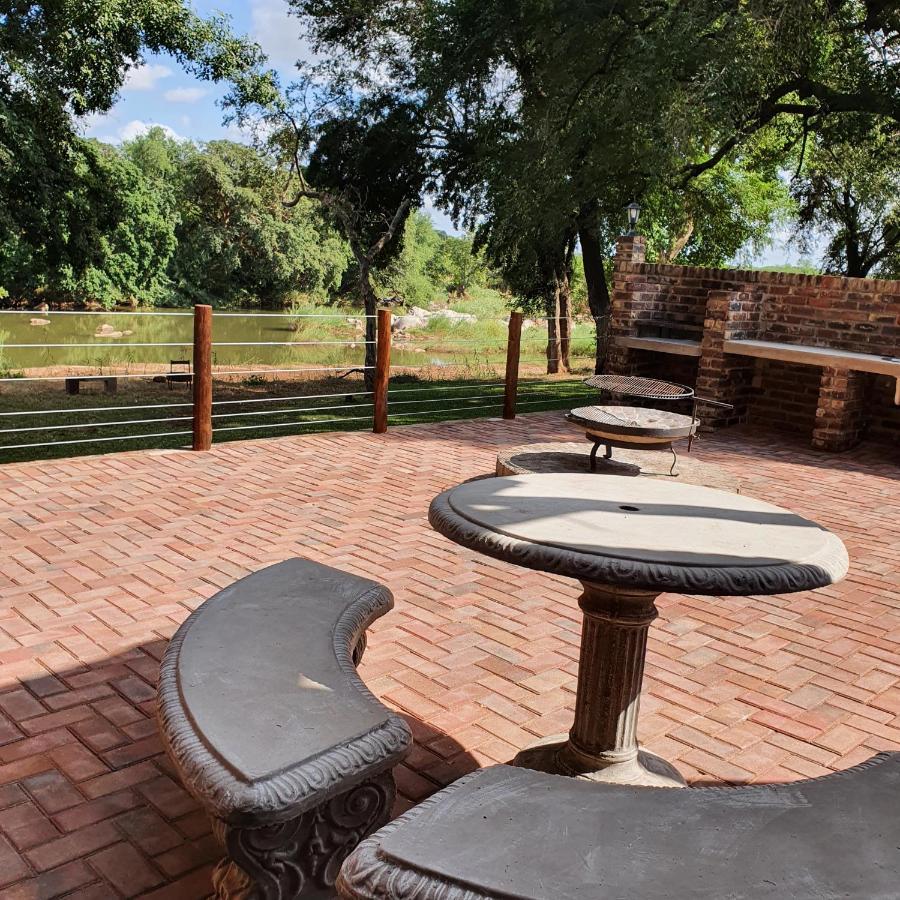 Ekuthuleni River Front Chalets Maruleng Ngoại thất bức ảnh