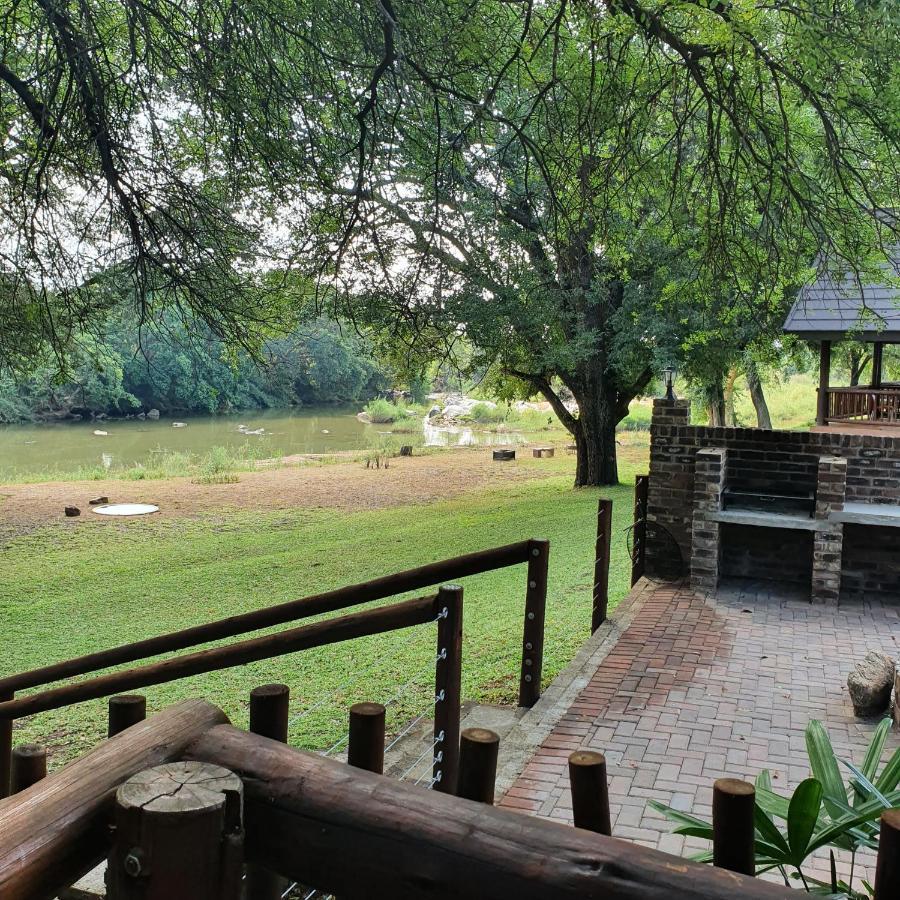 Ekuthuleni River Front Chalets Maruleng Ngoại thất bức ảnh