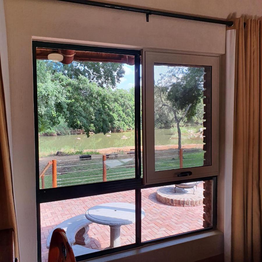 Ekuthuleni River Front Chalets Maruleng Ngoại thất bức ảnh