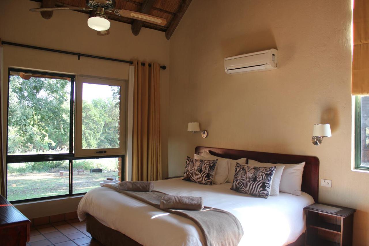 Ekuthuleni River Front Chalets Maruleng Ngoại thất bức ảnh